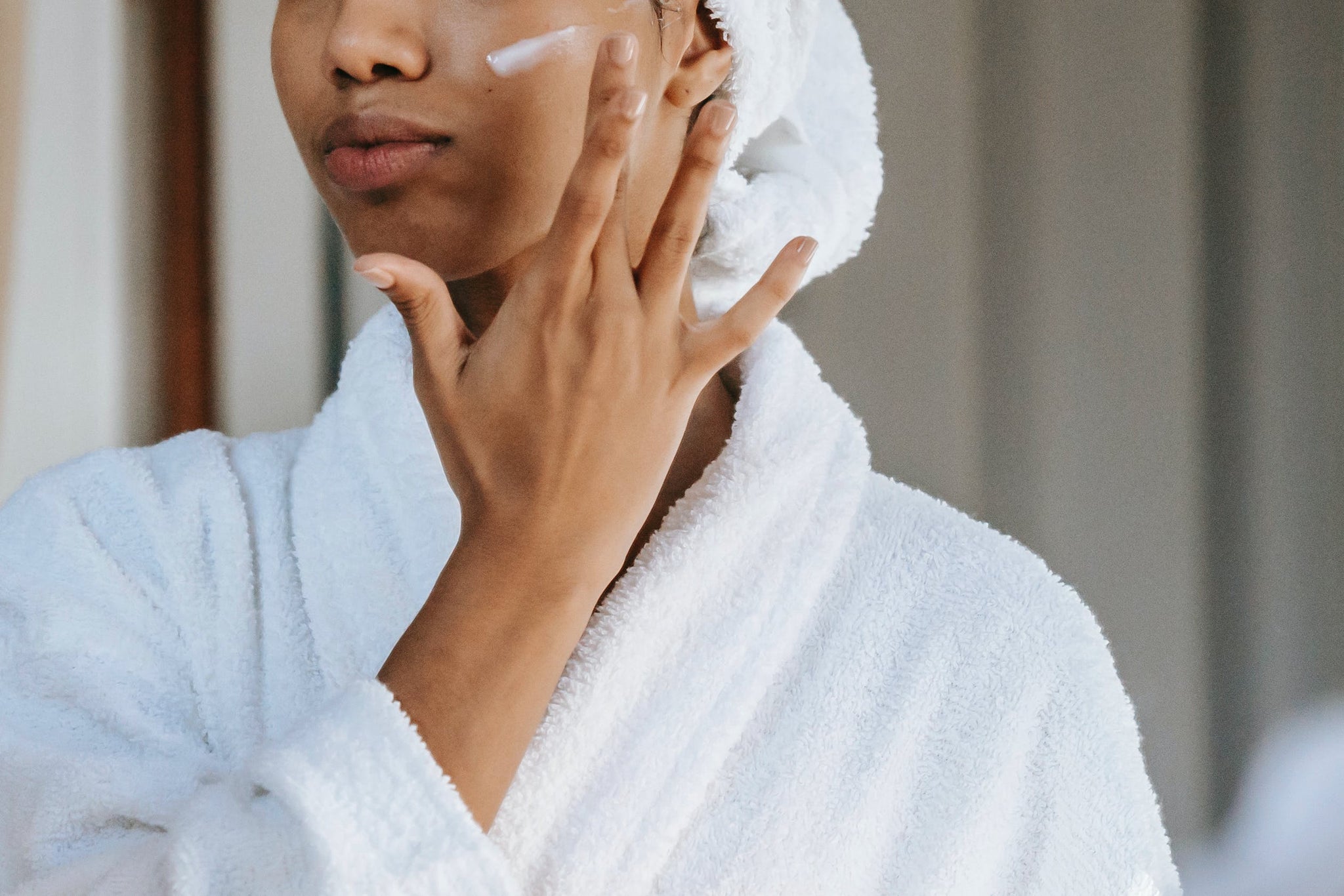 Woman applying Collagen after shower | Naturecan NZ